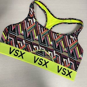 Victoria’s Secret - the player sports bra 💚